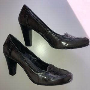 Tahari Heels